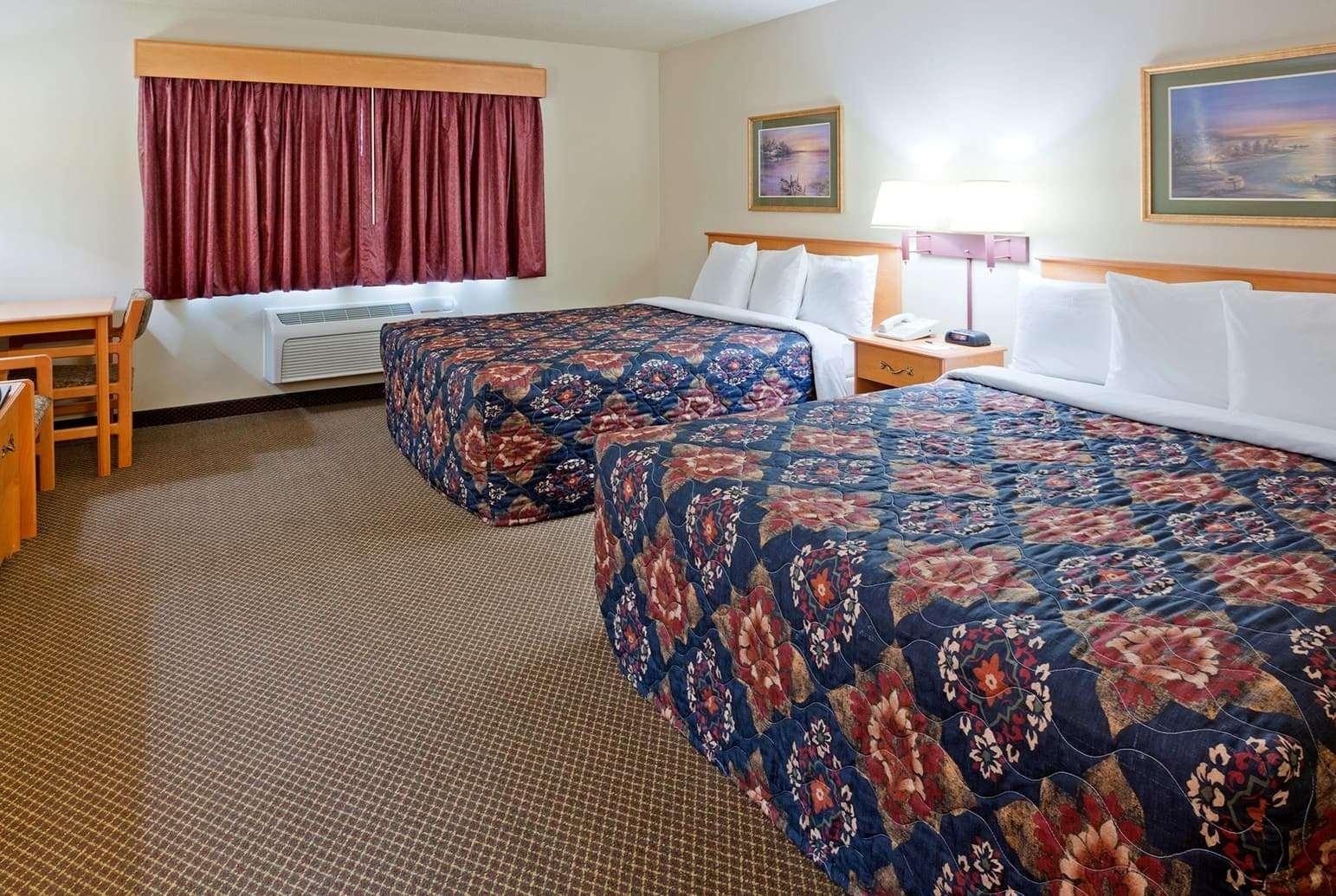 Americinn By Wyndham Fulton Clinton Exterior photo